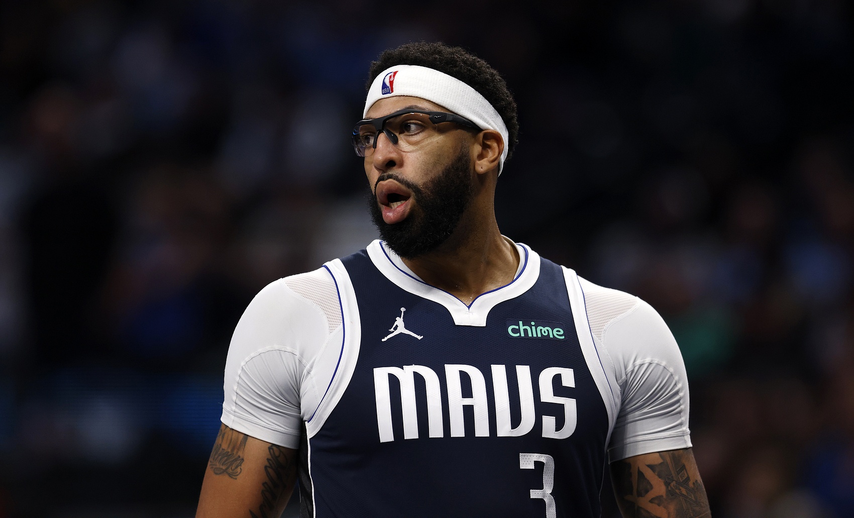 NG体育官方-玻璃人属性！浓眉生涯已14个赛季 仅有5个赛季的出战场次>65场